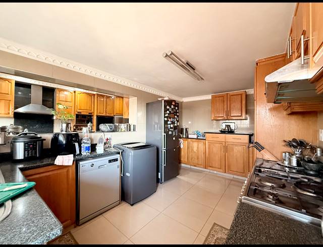 4 BEDROOM FREESTANDING FOR SALE IN KHARWASTAN